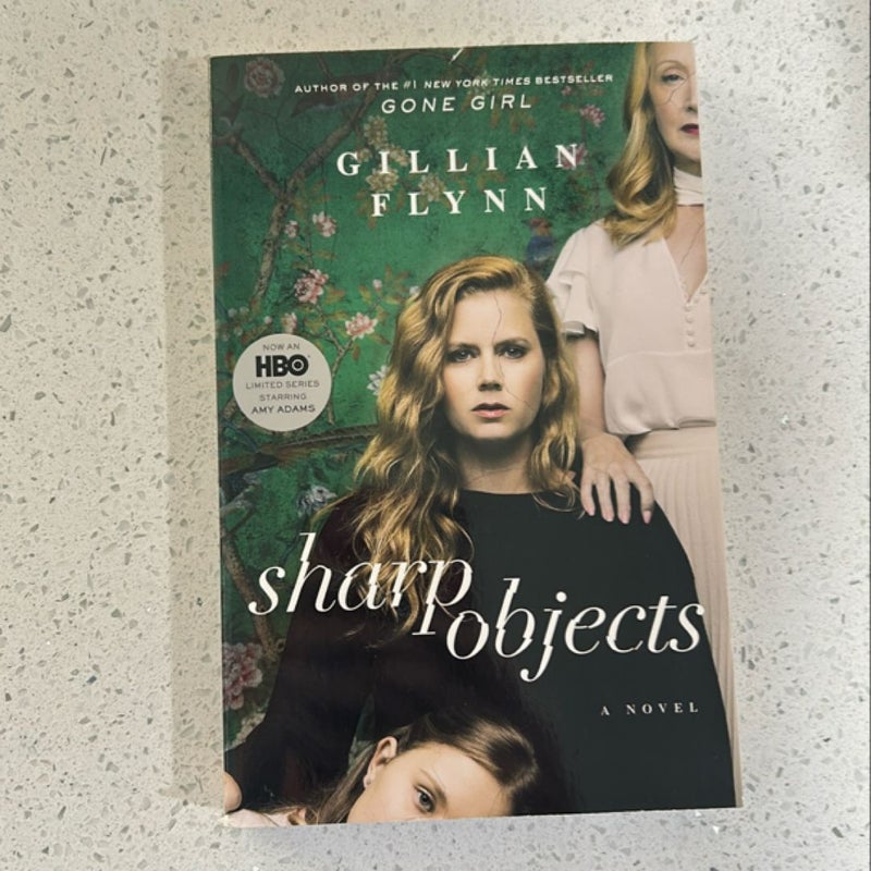 Sharp Objects (Movie Tie-In)