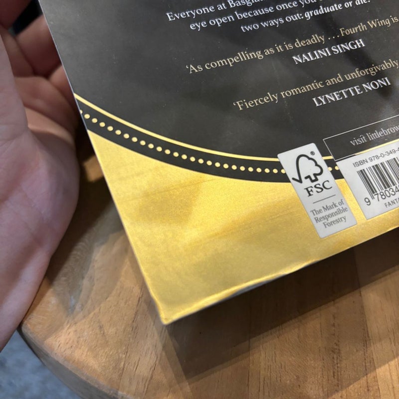 Paperback Fourth Wing