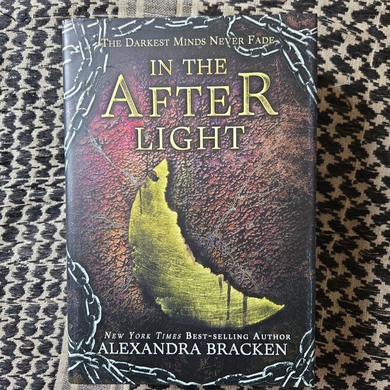 In the Afterlight (a Darkest Minds Novel, Book 3)