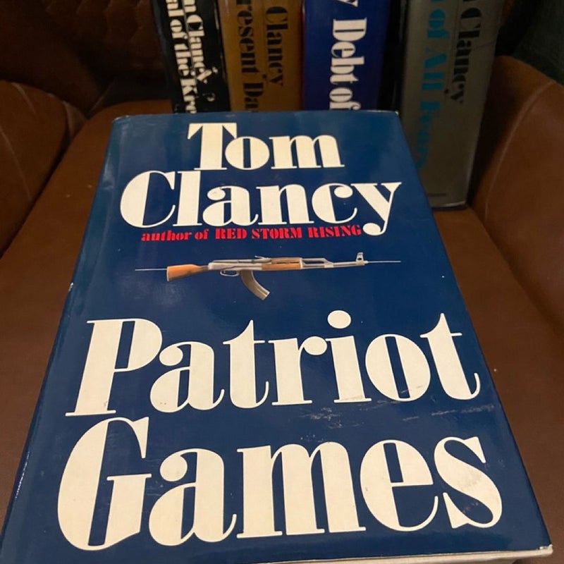 Tom Clancy lot of book - early editions 