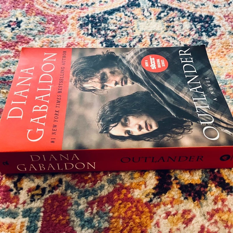 Outlander STARZ Tie-in Cover Large Trade Paperback EXCELLENT