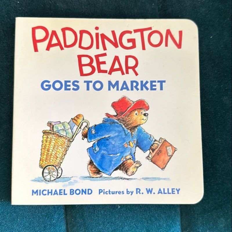 Paddington Bear Goes to Market Board Book