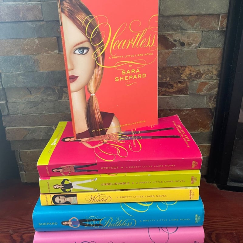 Pretty Little Liars bundle