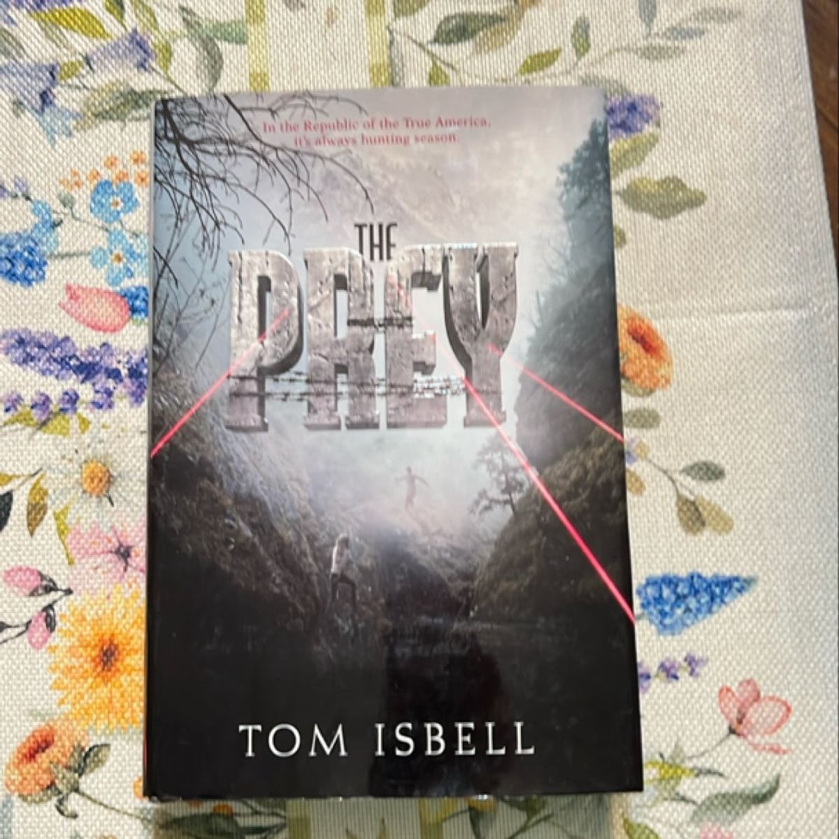 The Prey by Tom Isbell, Hardcover | Pangobooks