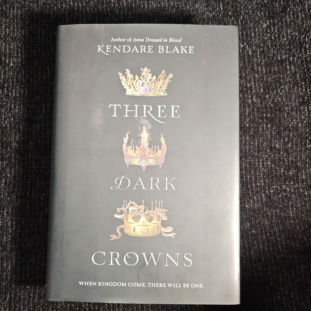 Three Dark Crowns by Kendare Blake, Hardcover Pangobooks