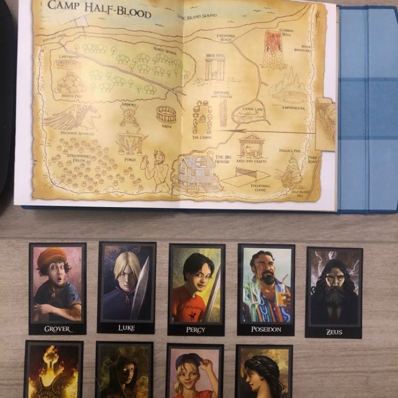 Percy Jackson and the Olympians-The Ultimate Guide + Trading Cards First Ed.