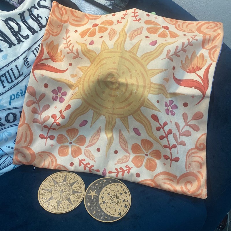 Night and Day: The Sun and The Void themed items 