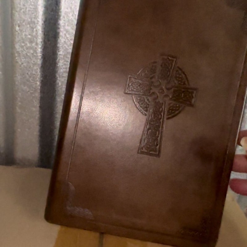 KJV Large Print Personal Size Reference Bible, Brown Celtic Cross LeatherTouch