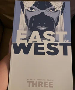 East of West Volume 3: There Is No Us (East of West, 3)