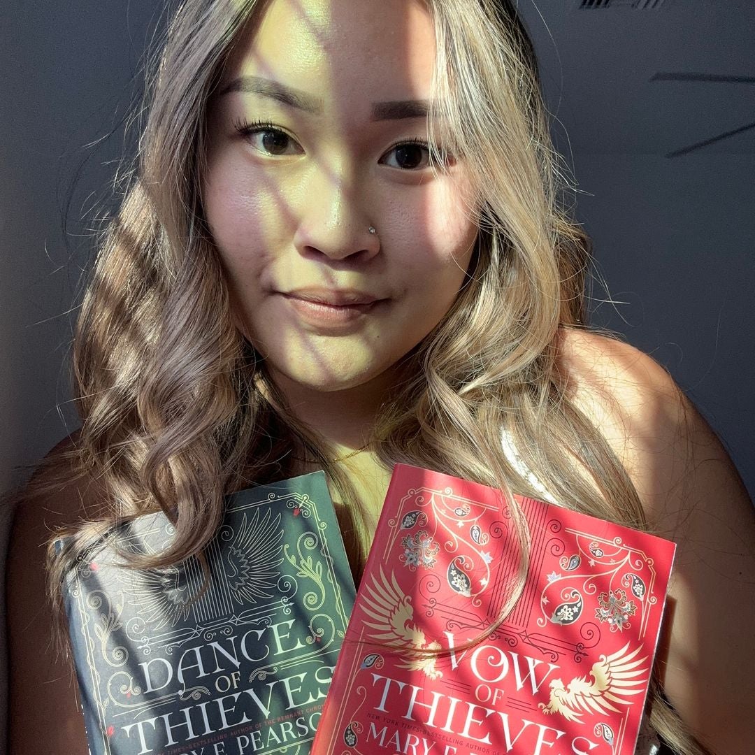 Vee Sarah Reads