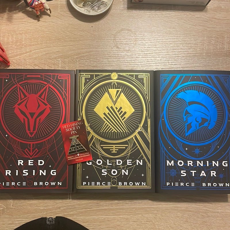 Red Rising Fairyloot Iron Edition w Enamel Pin