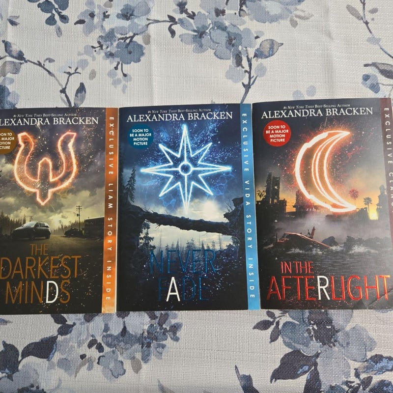 Darkest Minds, the (Bonus Content) Trilogy