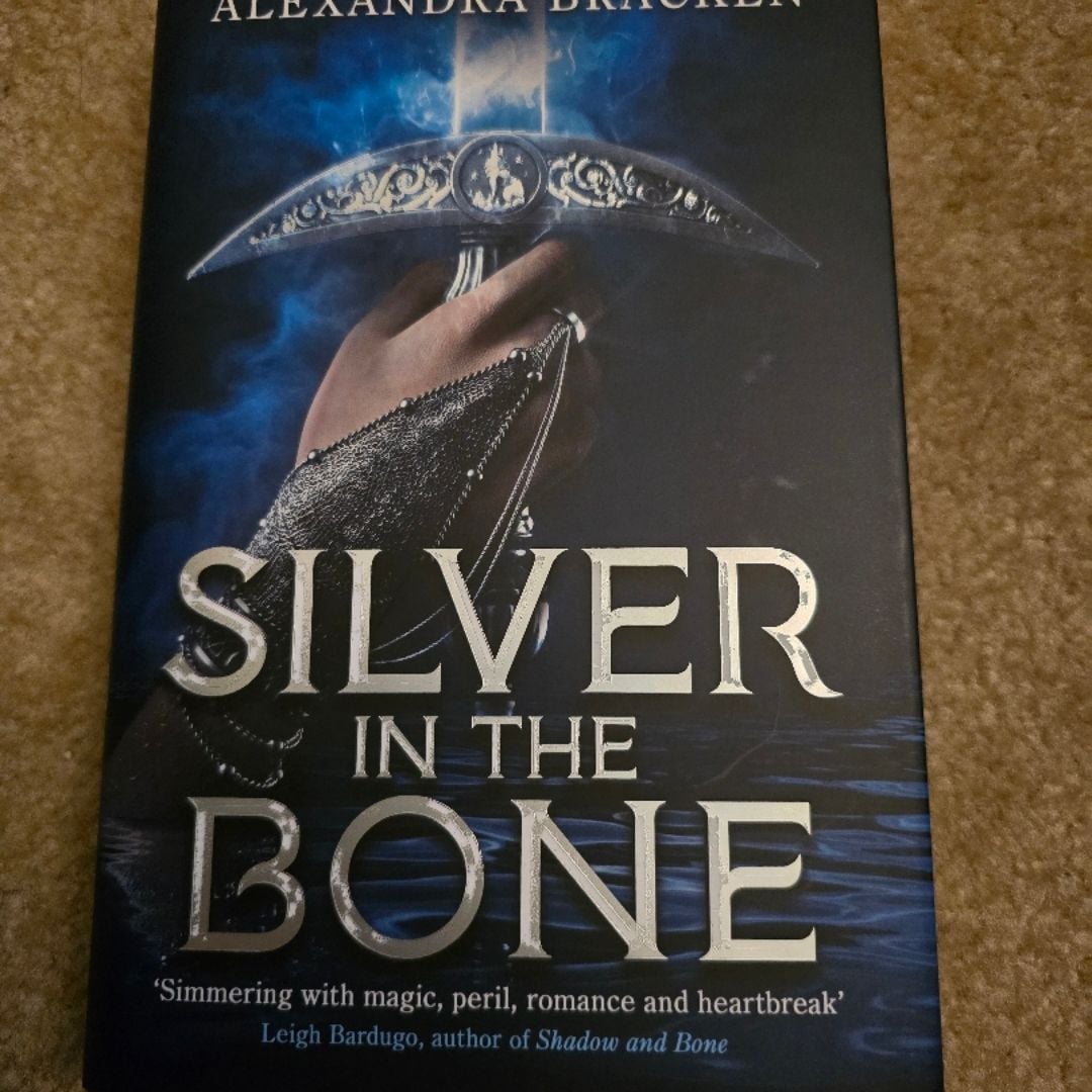 FairyLoot Silver in the Bone by Alexandra Bracken, Hardcover Pangobooks