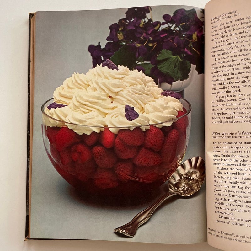 Classic French Cooking (Time Life Foods of the World series) by photos Craig Cla