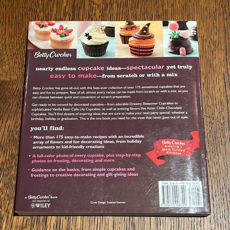 The Betty Crocker the Big Book of Cupcakes