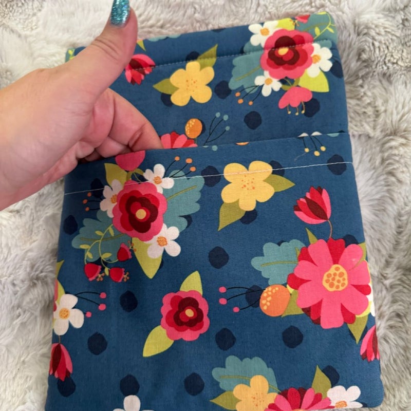 Floral booksleeve