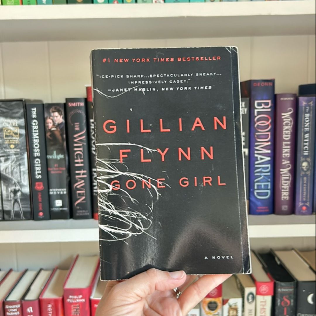 Gone Girl by Gillian Flynn, Paperback | Pangobooks