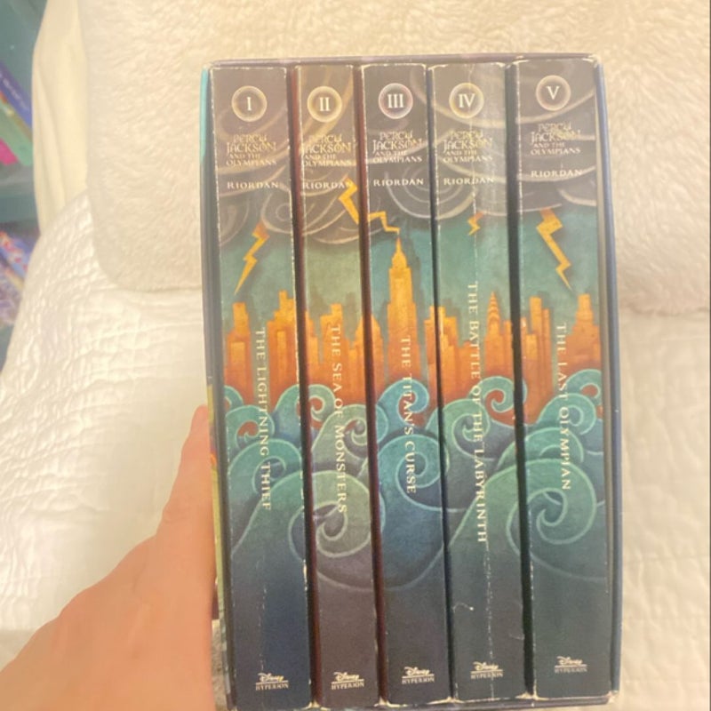 Percy Jackson and the Olympians 5 Book Paperback Boxed Set (new Covers W/poster)