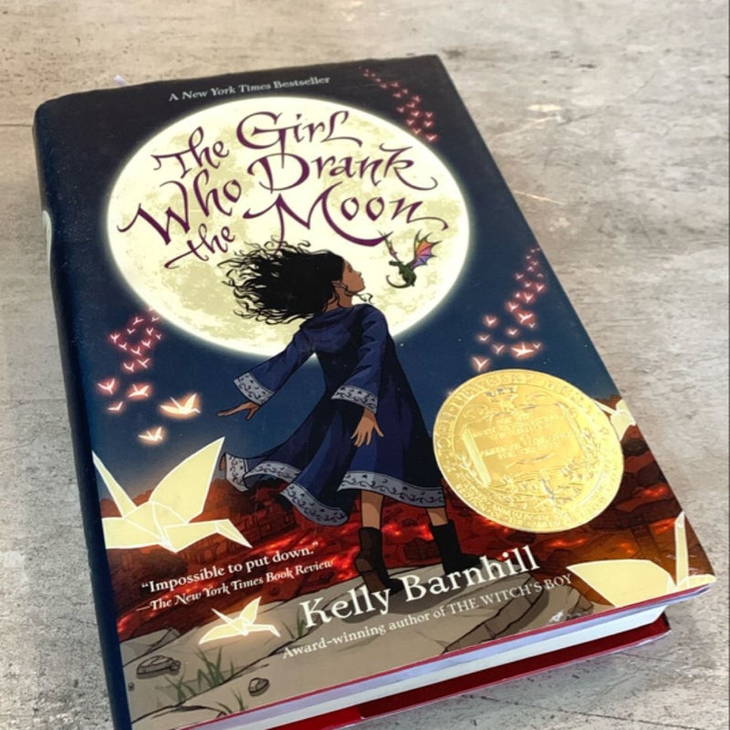 The Girl Who Drank the Moon (Winner of the 2017 Newbery Medal)