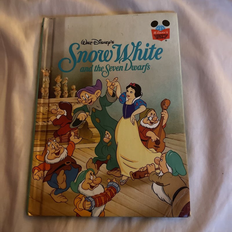 Walt Disney Walt Disney's Snow White and the Seven Dwarfs 