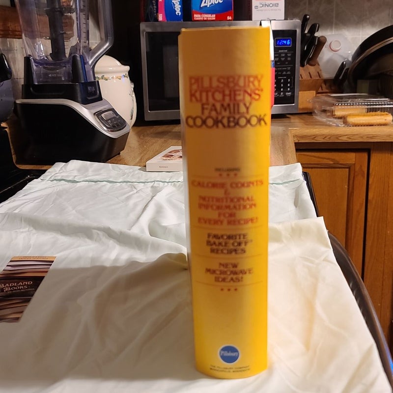 Pillsbury Kitchen's Family Cookbook
