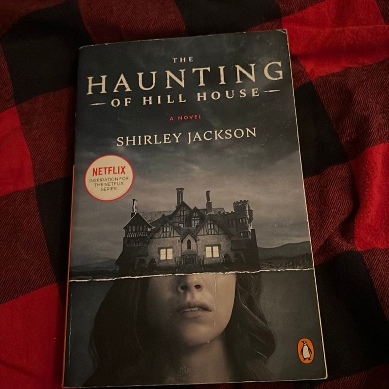 The Haunting of Hill House by Shirley Jackson, Paperback Pangobooks