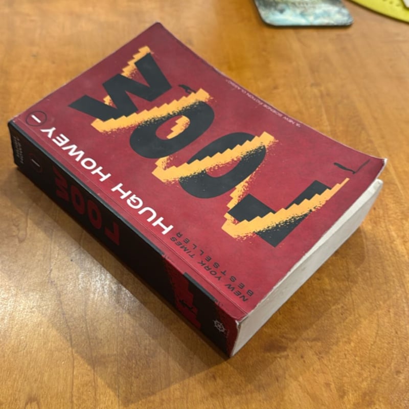 Wool by Hugh Howey, Paperback | Pangobooks