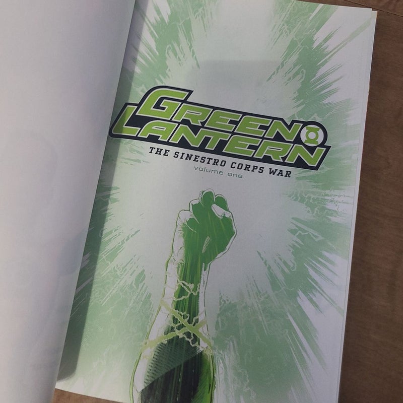 Green Lantern: The Sinestro Corps War Volume One