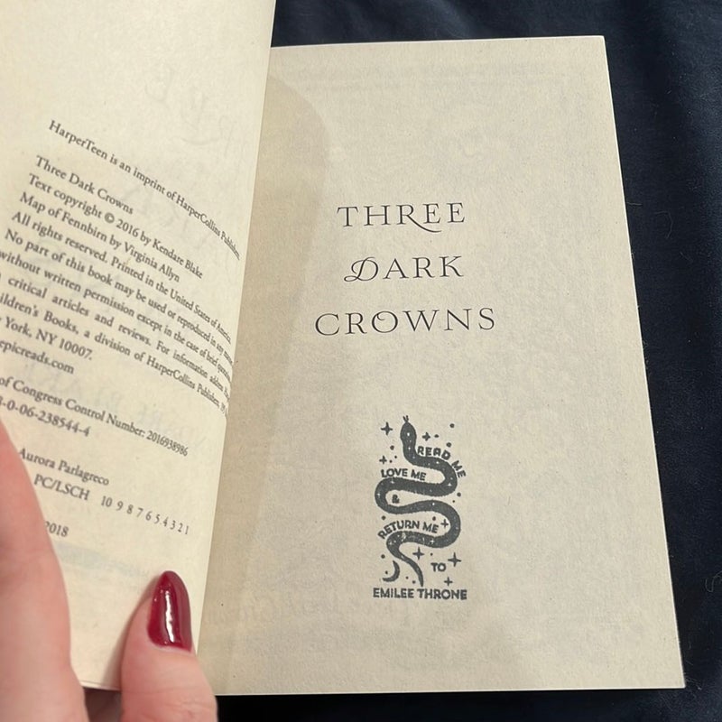 Three Dark Crowns