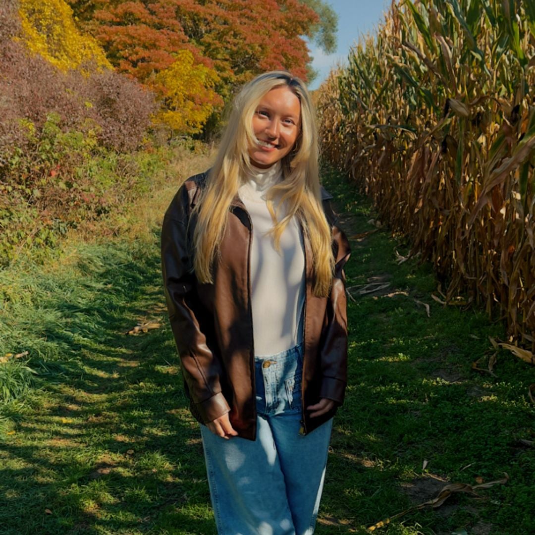 Claire Mykols