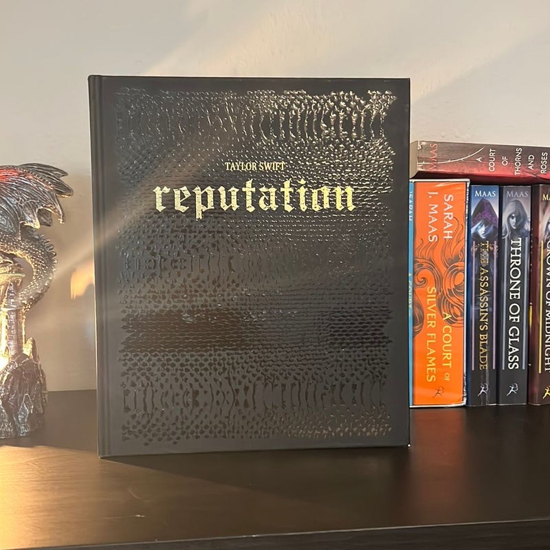 ミュージシャン HARDBACK REPUTATION BOOKS Reputation: Swift, Taylor: Amazon.com: Books