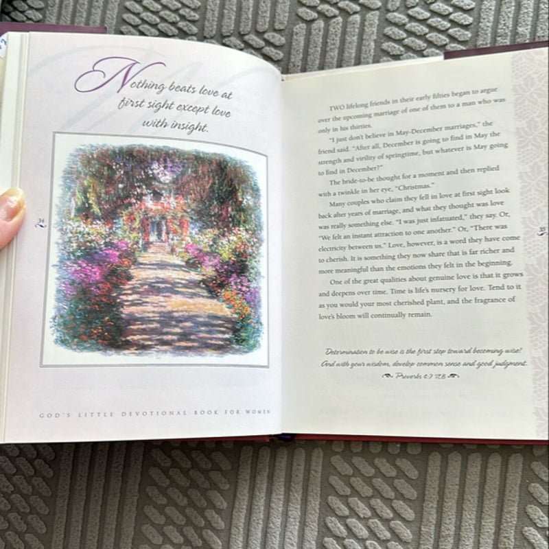 God's Little Devotional Book for Women