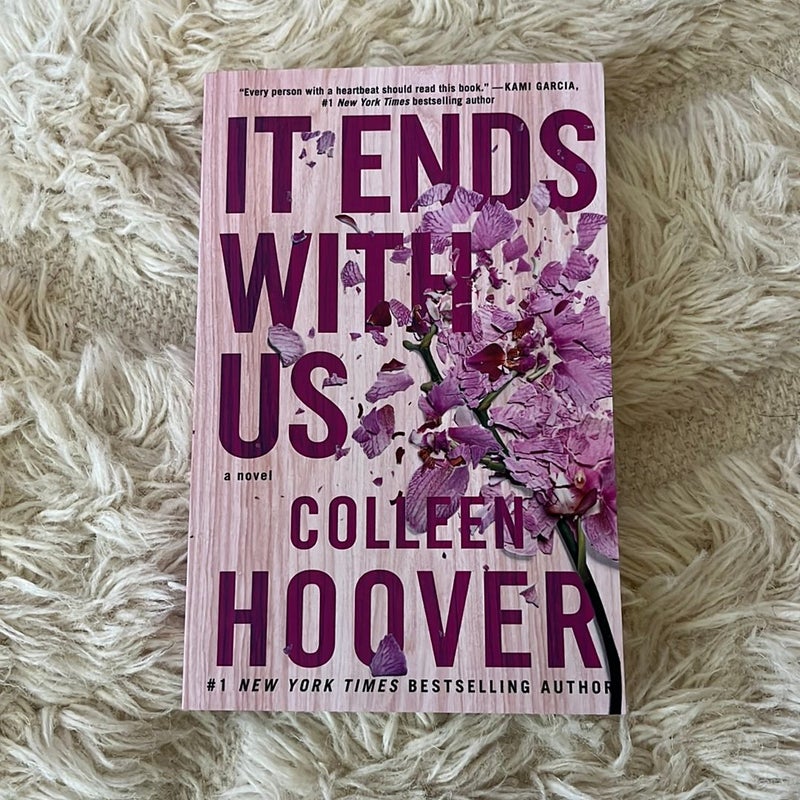It Ends with Us: A Novel (1) by Hoover, Colleen