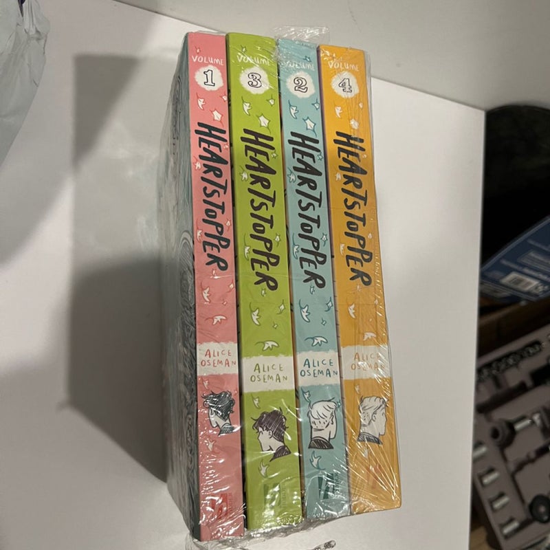 Heartstopper #1-4 Box Set