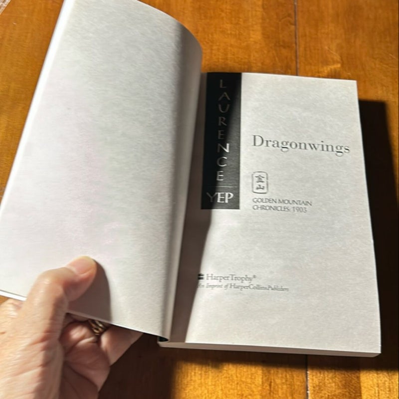 Dragonwings * Advance Reader’s Ed, 2000