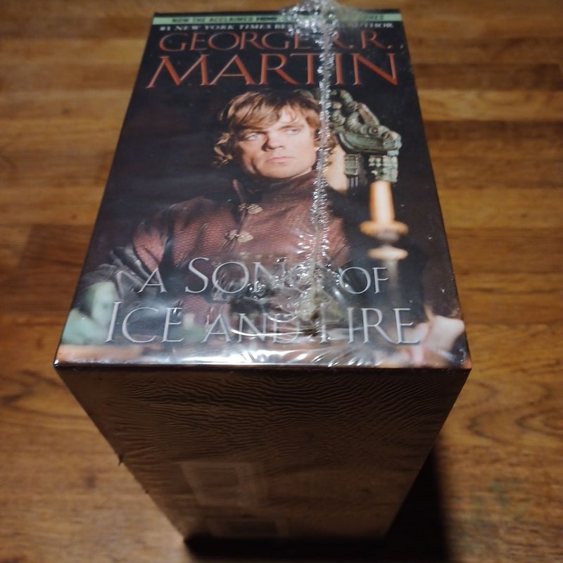 George R. R. Martin's a Game of Thrones 5-Book Boxed Set (Song of Ice and Fire Series)