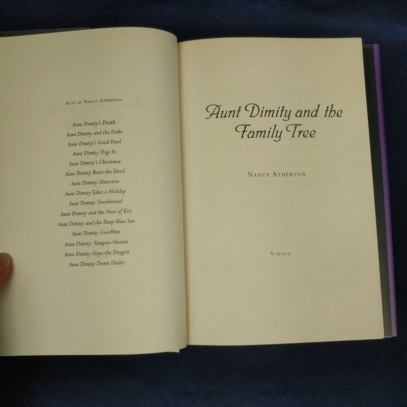 Aunt Dimity and the Family Tree (First ed)