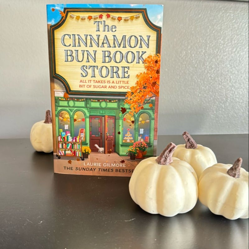 The Cinnamon Bun Book Store (Dream Harbor, Book 2)