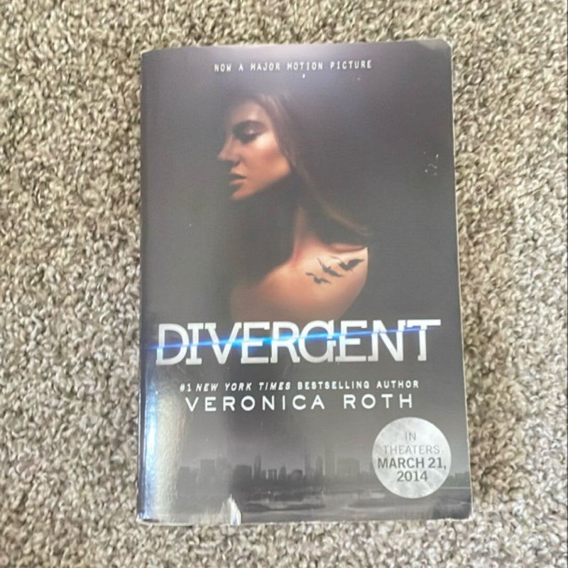 Divergent Movie Tie-In Edition
