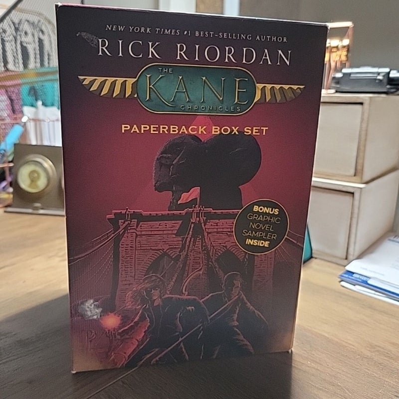 Kane Chronicles, the Paperback Box Set (the Kane Chronicles Box Set with Graphic Novel Sampler)