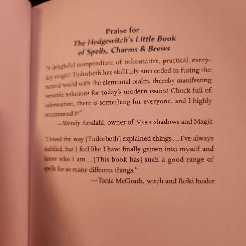 The Hedgewitch's Little Book of Spells, Charms and Brews