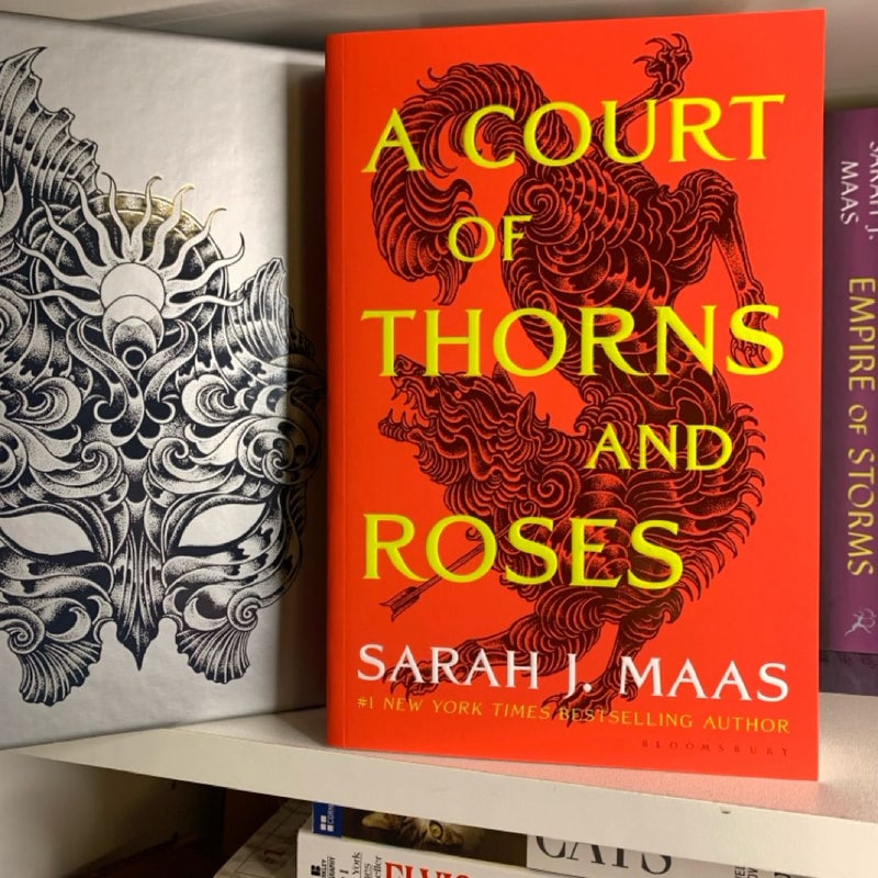 A Court of Thorns and Roses Paperback Box Set (5 Books)