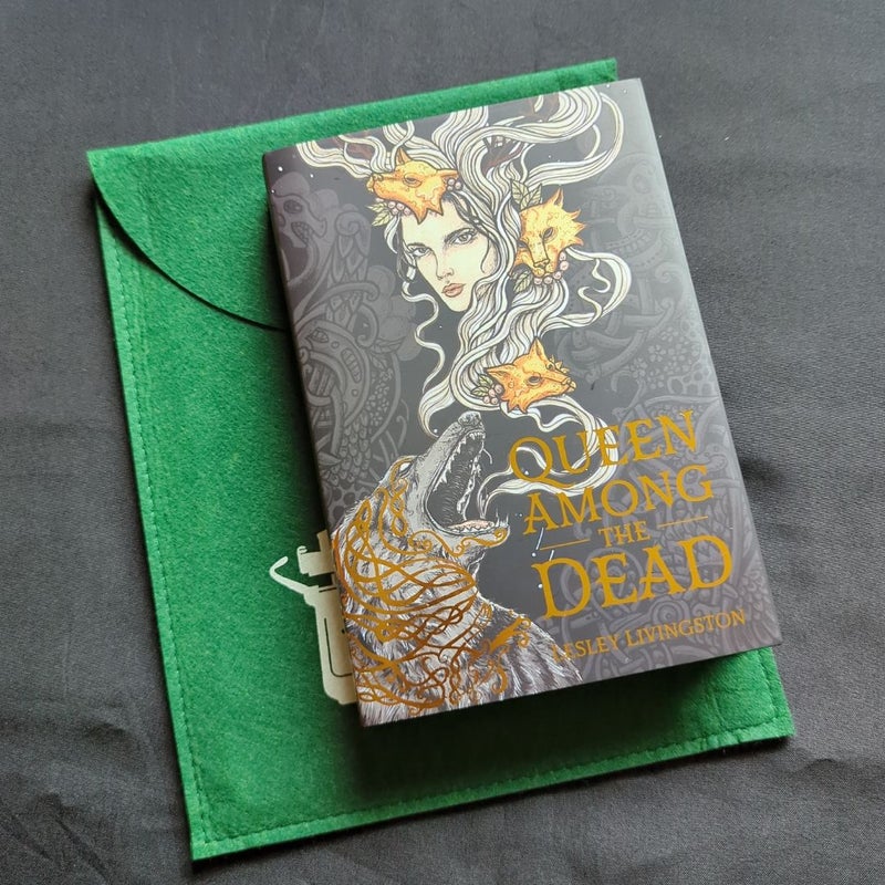 Queen Among the Dead (Special Edition)