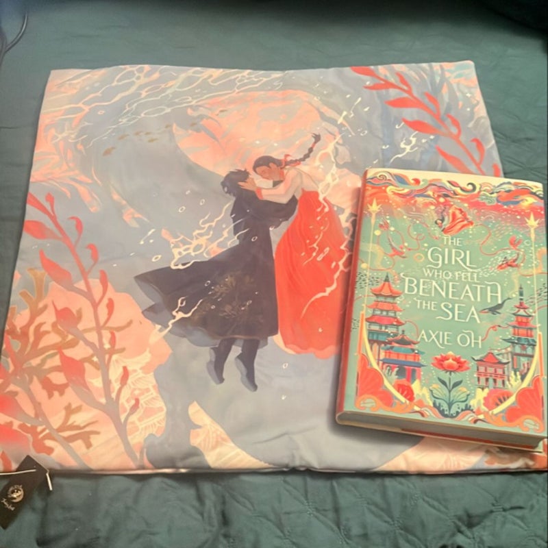 The Girl Who Fell Beneath The Sea *SIGNED Fairyloot Special Edition* & Throw Pillowcase