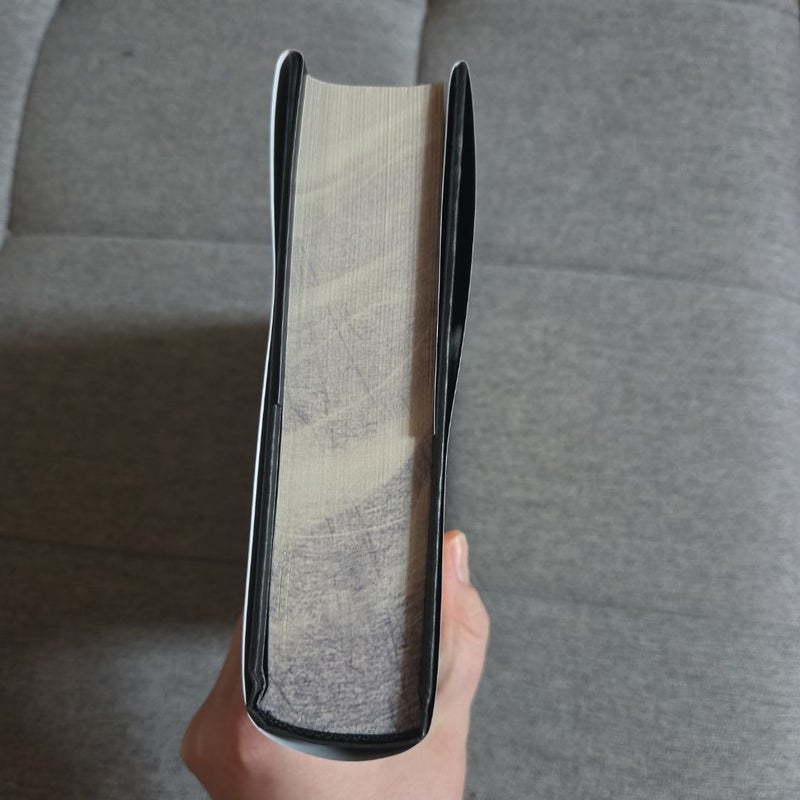 Onyx Storm (First Edition)