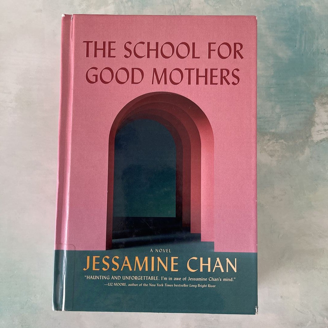 The School for Good Mothers (Large Print)