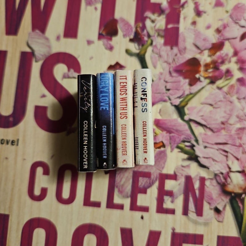 Colleen Hoover 3 book set with minis: It Ends With Us, Ugly Love, Verity