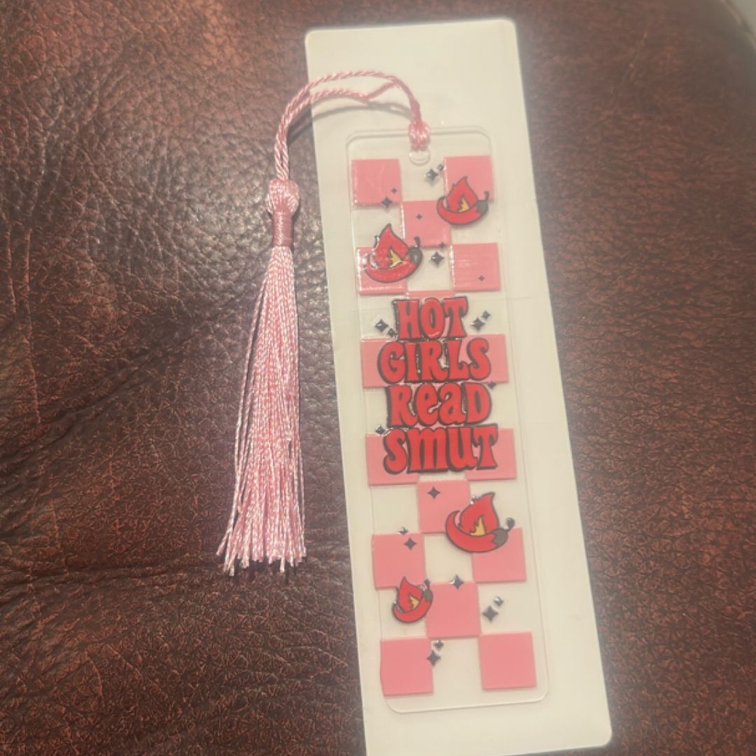 Hot girls read smut