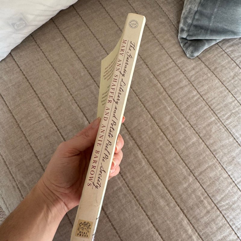 The Guernsey Literary and Potato Peel Pie Society