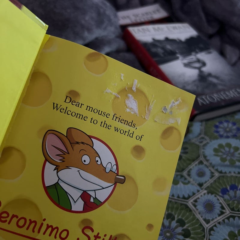 Geronimo Stilton, the hunt with the golden book